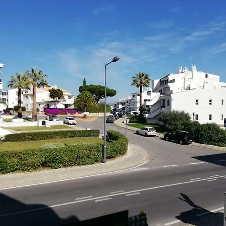Apartamento Em Zona Calma Porem Com Tudo Perto Albufeira